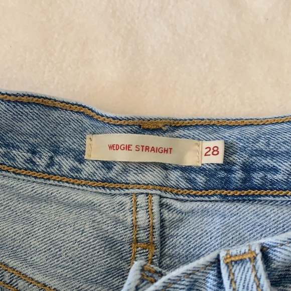 Wedgie Straight Levi’s - Picture 2 of 7